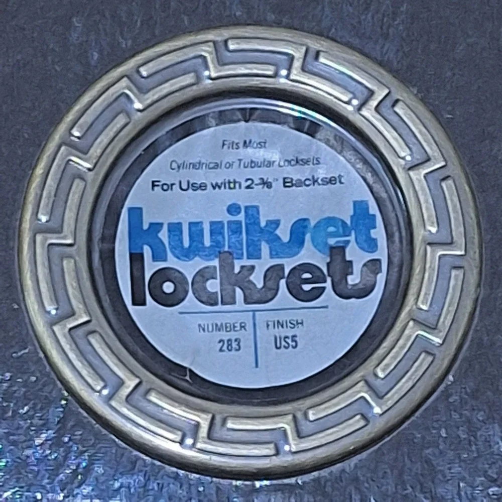 Vtg 70s 80s Kwikset Greek Key Door Lock Rosette Antique Brass Finish 283 US5